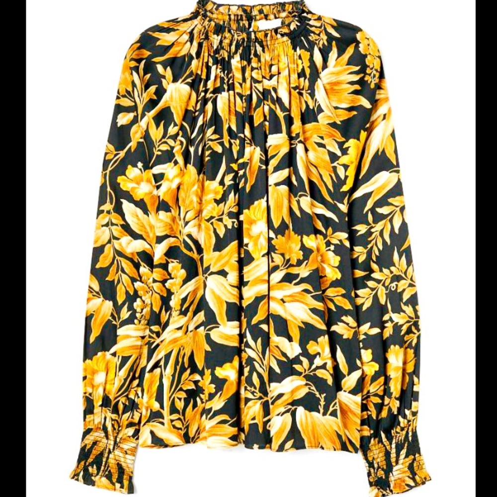 ❌❌SOLD❌❌H&M leaf ruffle neck soft top blouse